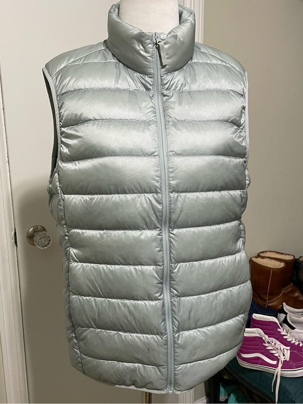 Uniqlo Light Silver/blue Quilted Puffer Vest - Sleeveless Jacket
